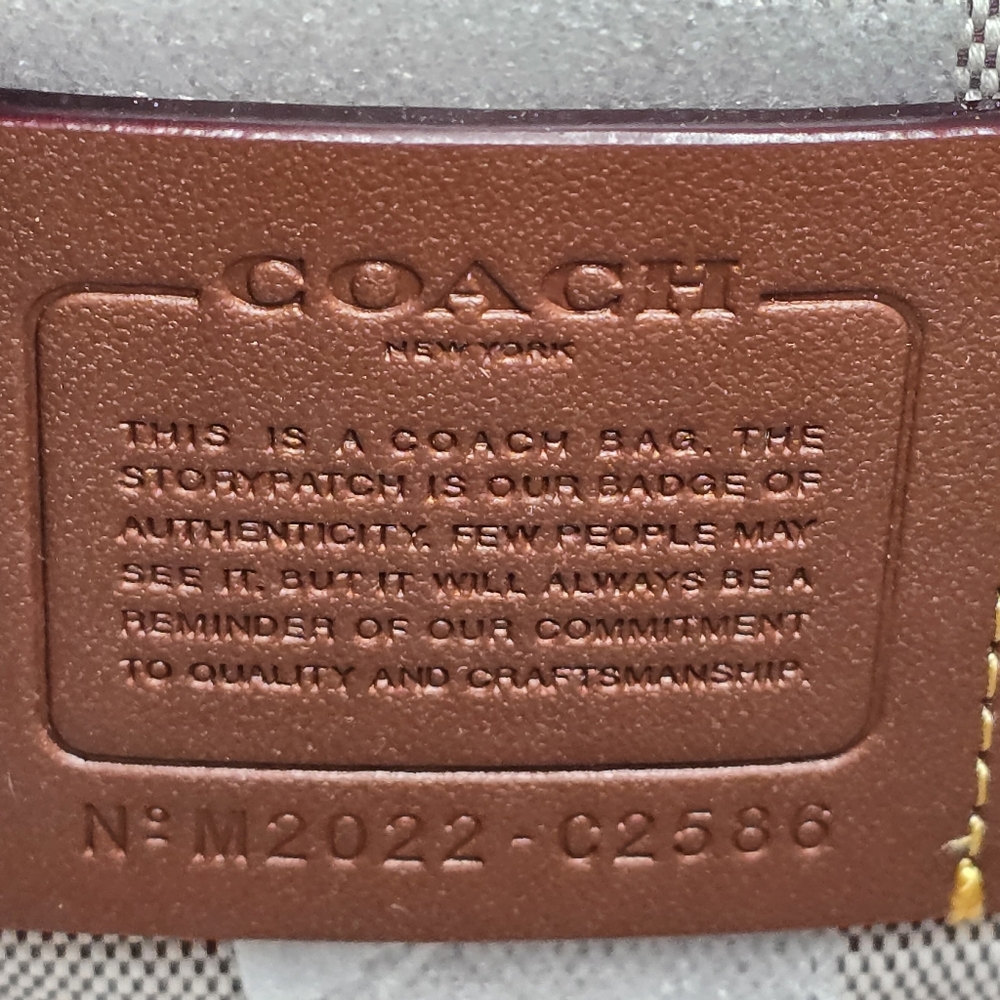 💥NWT💥Coach Glovetanned Leather Tate Carryall in Colorblock - Picture 9 of 16